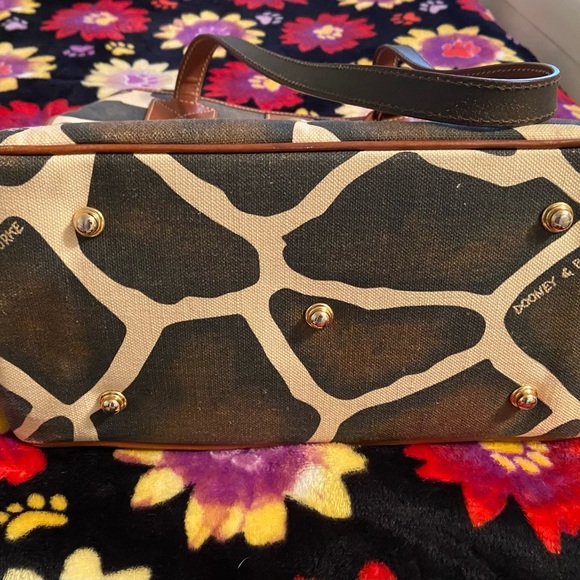 Dooney & Bourke - Picture 4 of 7